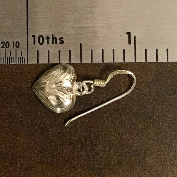 Vintage 1980’s 925 Sterling Silver Puffy Heart Earrings - Picture 3 of 3